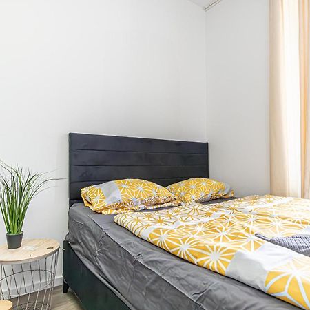 Near Schoenbrunn - Economy Rooms In Shared Apartment At Meidling Train Station Viena Exterior foto