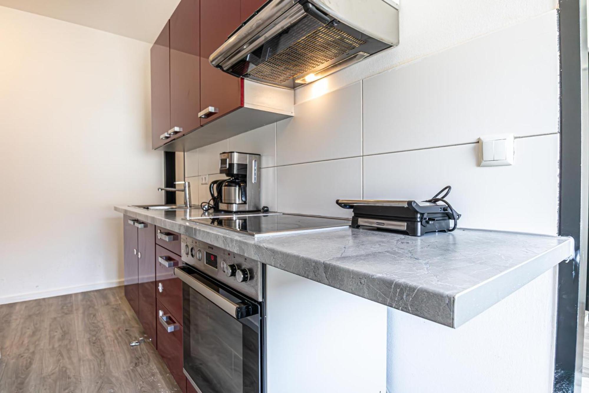 Near Schoenbrunn - Economy Rooms In Shared Apartment At Meidling Train Station Viena Exterior foto