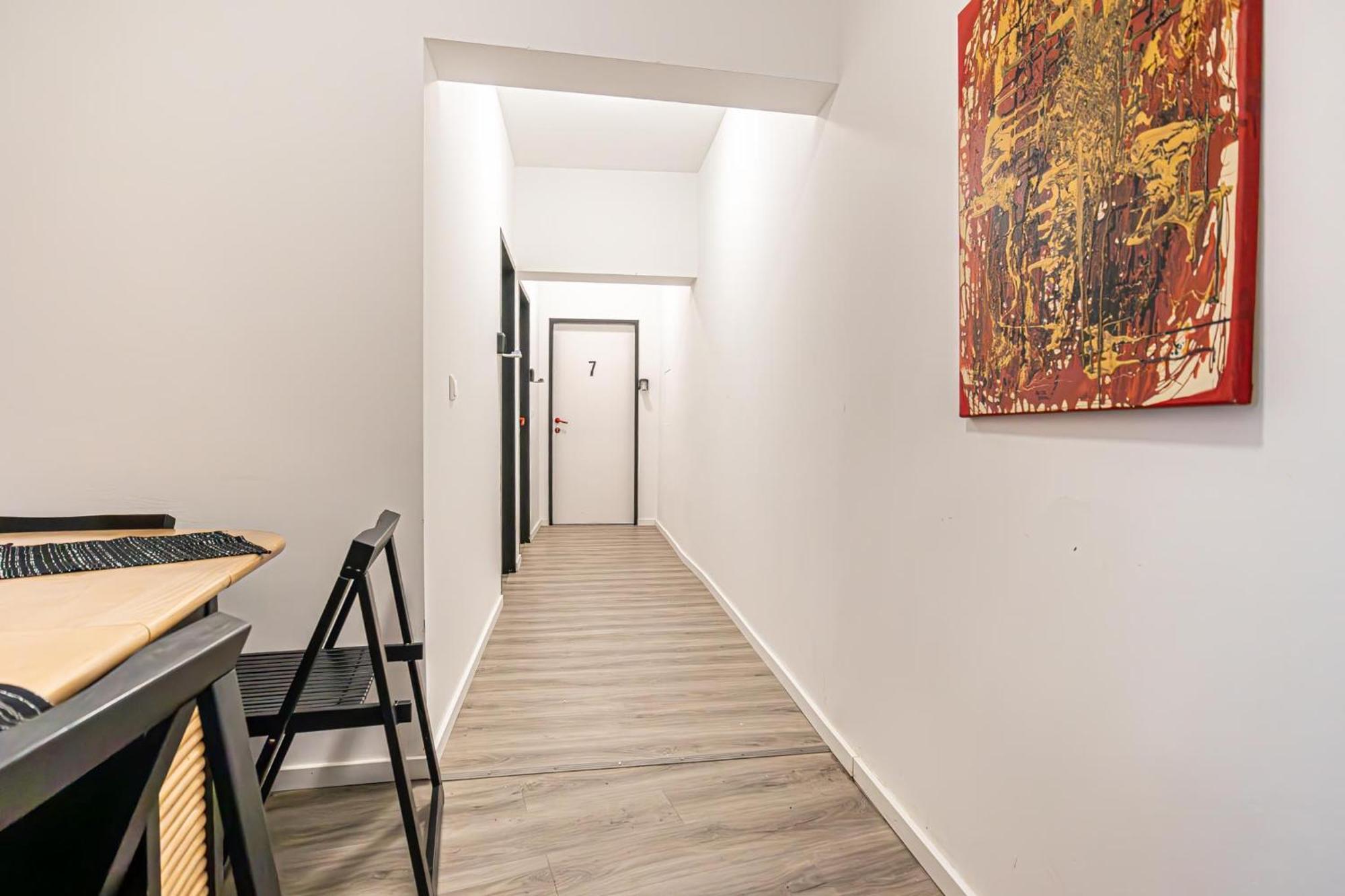 Near Schoenbrunn - Economy Rooms In Shared Apartment At Meidling Train Station Viena Exterior foto