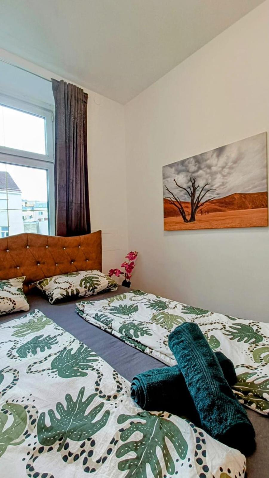 Near Schoenbrunn - Economy Rooms In Shared Apartment At Meidling Train Station Viena Exterior foto